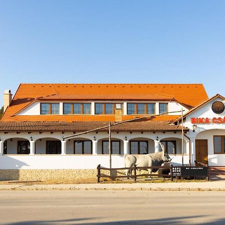 Oereghegyi Bika Panzio Bed and Breakfast Székesfehérvár Eksteriør billede
