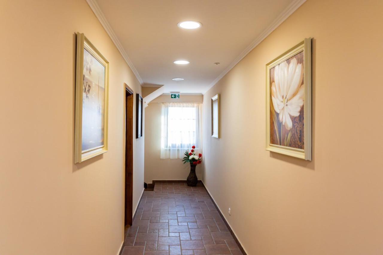 Oereghegyi Bika Panzio Bed and Breakfast Székesfehérvár Eksteriør billede