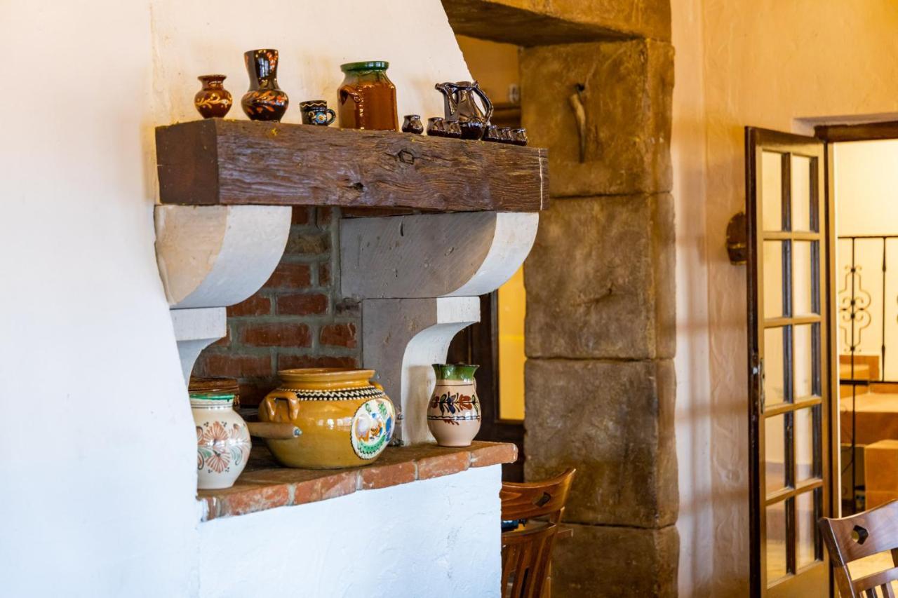 Oereghegyi Bika Panzio Bed and Breakfast Székesfehérvár Eksteriør billede